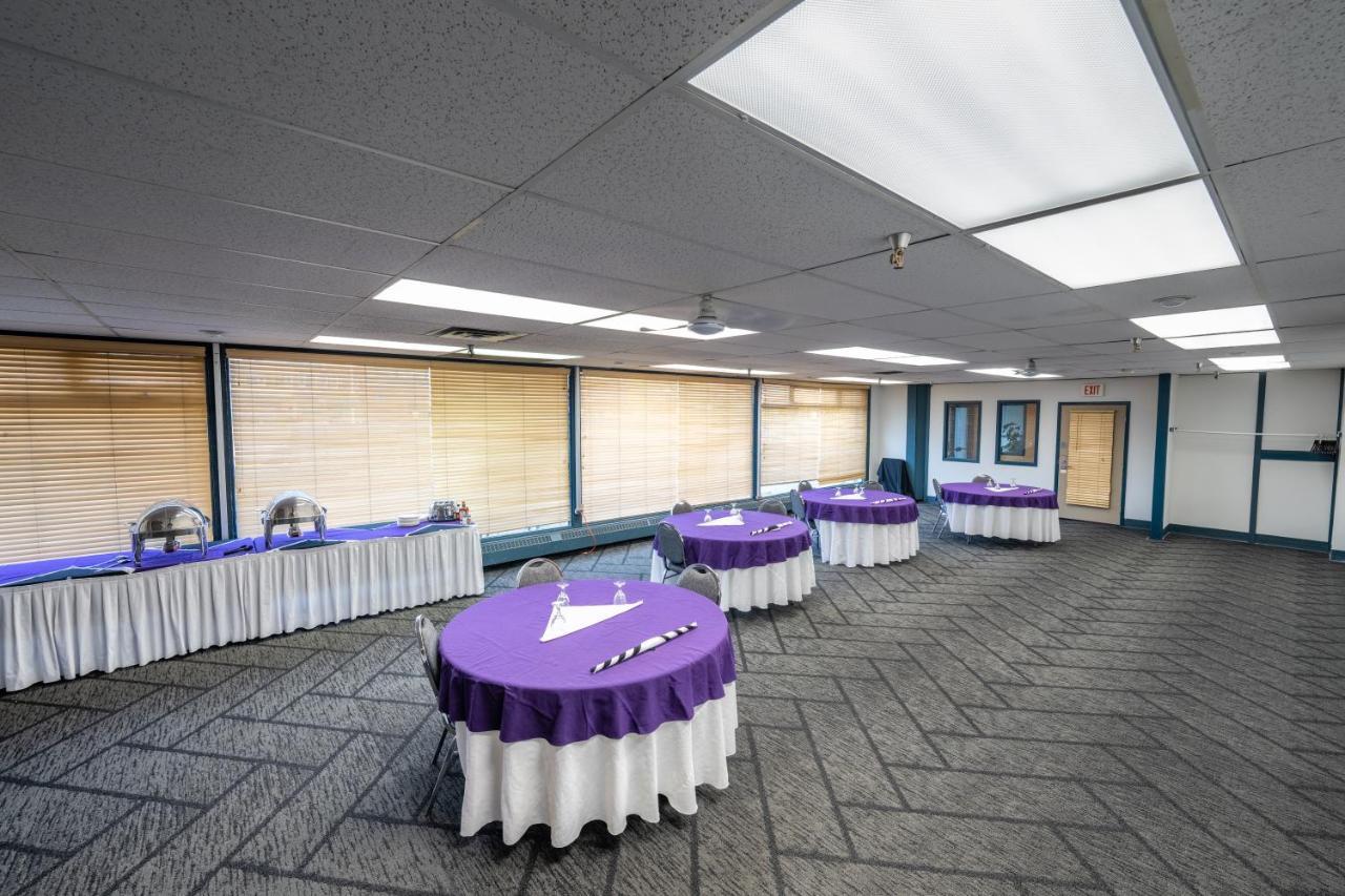 Sternwheeler & Conference Centre, Trademark By Wyndham Hotel 3*